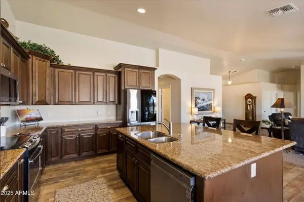 3658 E PONY TRACK Lane, San Tan Valley, AZ 85140
