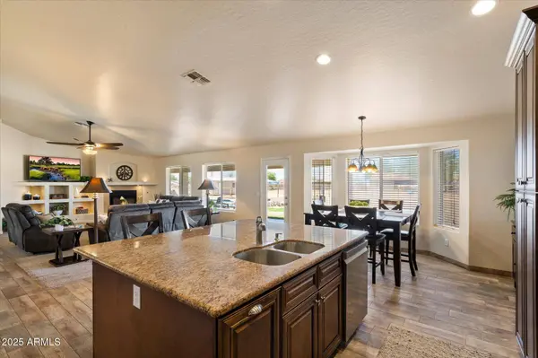 3658 E PONY TRACK Lane, San Tan Valley, AZ 85140
