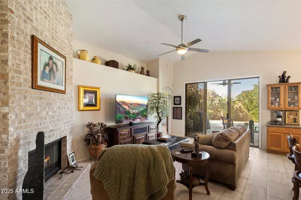 3042 E Roveen Avenue, Phoenix, AZ 85032
