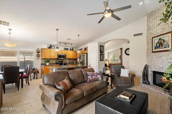 3042 E Roveen Avenue, Phoenix, AZ 85032