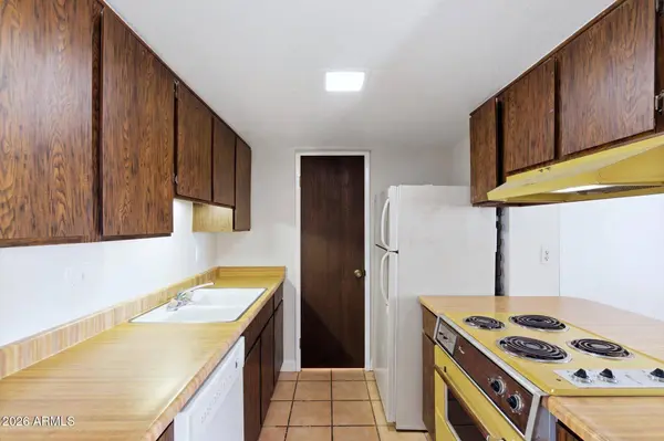 10208 N 8TH Place #B, Phoenix, AZ 85020