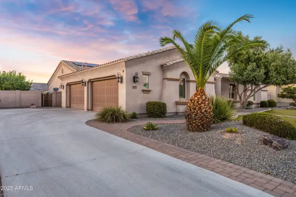 3076 E LA COSTA Drive, Gilbert, AZ 85298