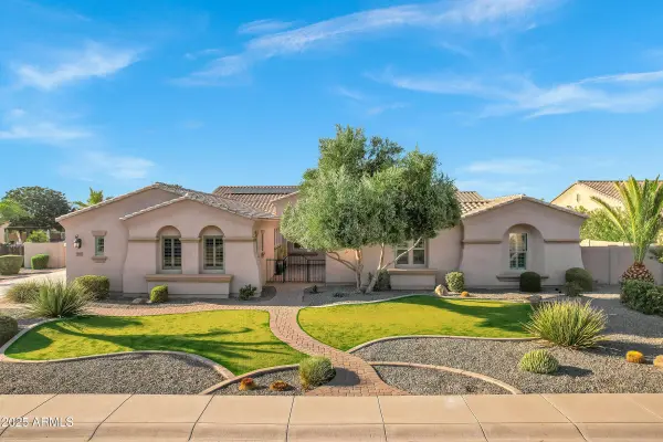 3076 E LA COSTA Drive, Gilbert, AZ 85298