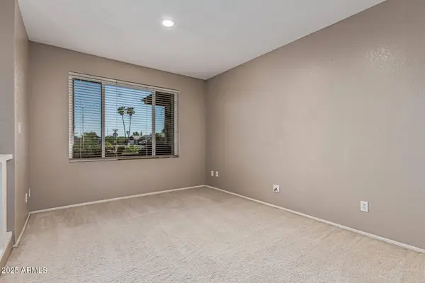2610 W CURRY Street, Chandler, AZ 85224