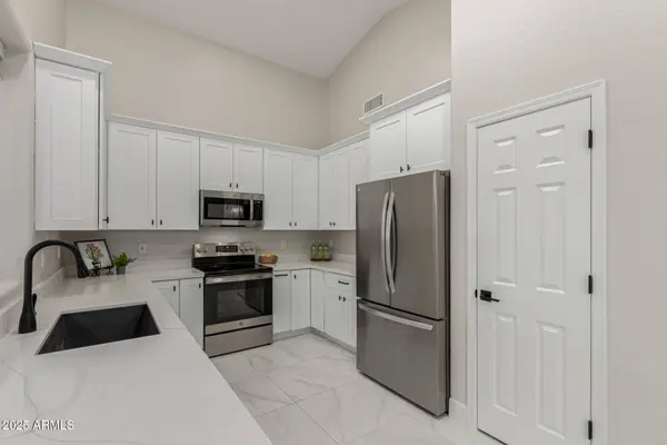3802 S COSMOS Court, Chandler, AZ 85248