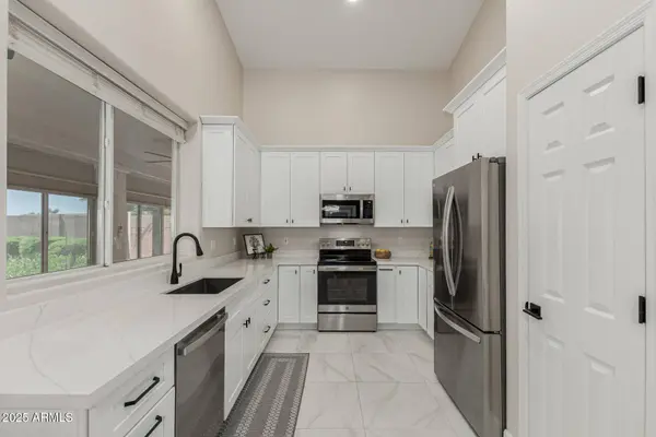 3802 S COSMOS Court, Chandler, AZ 85248