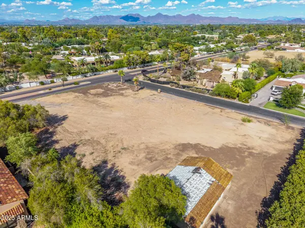 6601 E MOCKINGBIRD Lane #15, Paradise Valley, AZ 85253
