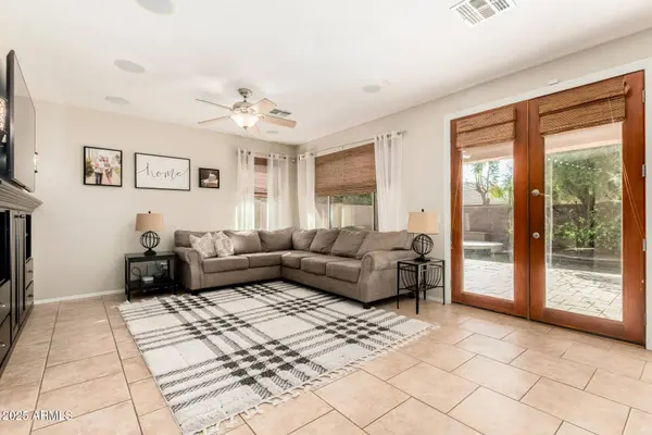 131 W ROADRUNNER Drive, Chandler, AZ 85286