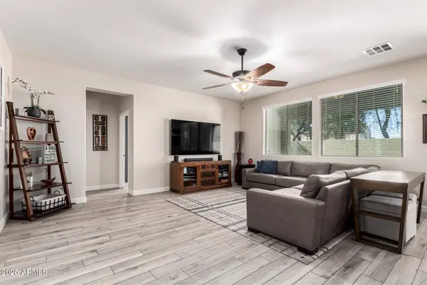 4668 S MCMINN Drive, Gilbert, AZ 85297