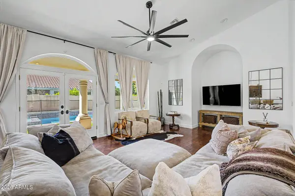 2142 E DESOTO Way, Gilbert, AZ 85234