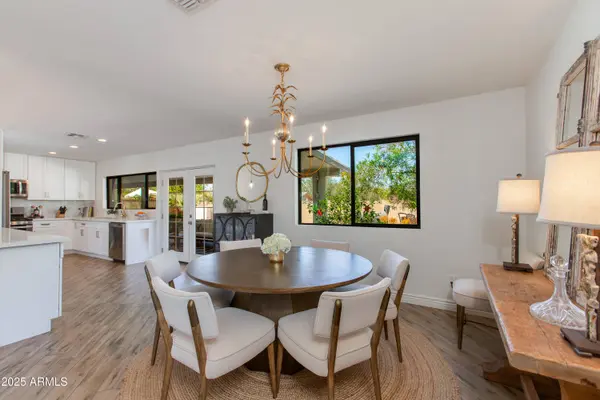 3020 E MISSION Lane, Phoenix, AZ 85028