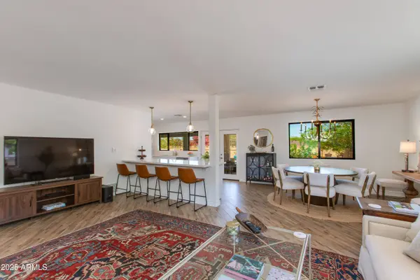 3020 E MISSION Lane, Phoenix, AZ 85028
