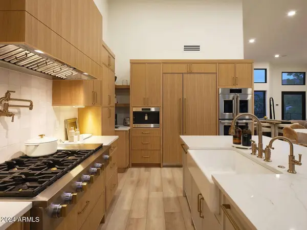 6535 N Hillside Dr, Paradise Valley, AZ 85253-4015