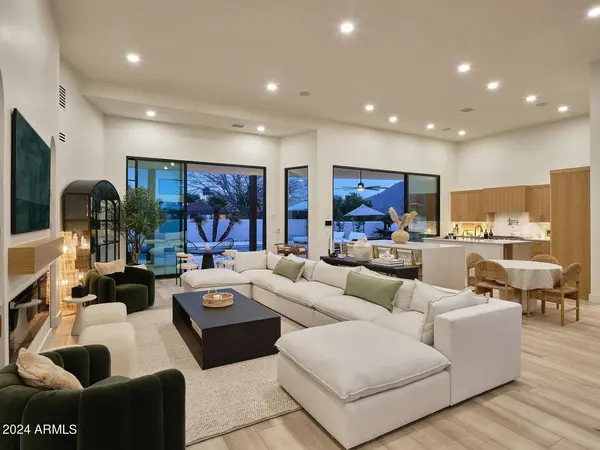 6535 N Hillside Dr, Paradise Valley, AZ 85253-4015