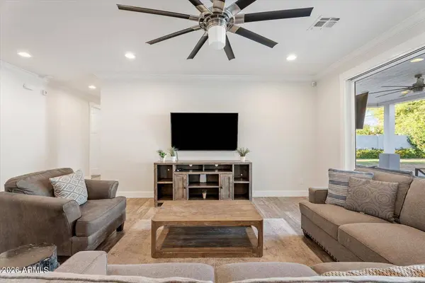 3401 N 34TH Place, Phoenix, AZ 85018
