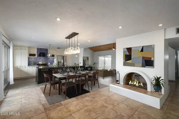 3015 E WELDON Avenue, Phoenix, AZ 85016