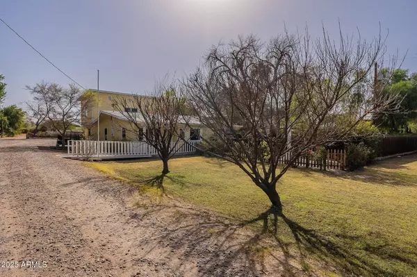 5123 E VIRGINIA Avenue, Phoenix, AZ 85008