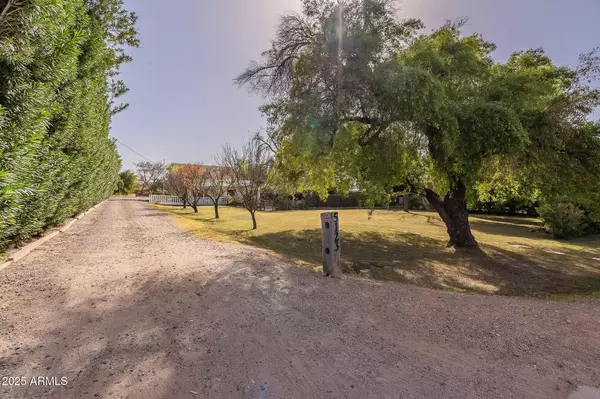 5123 E VIRGINIA Avenue, Phoenix, AZ 85008