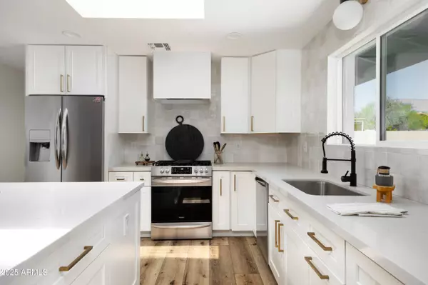 2331 N 53RD Street, Phoenix, AZ 85008