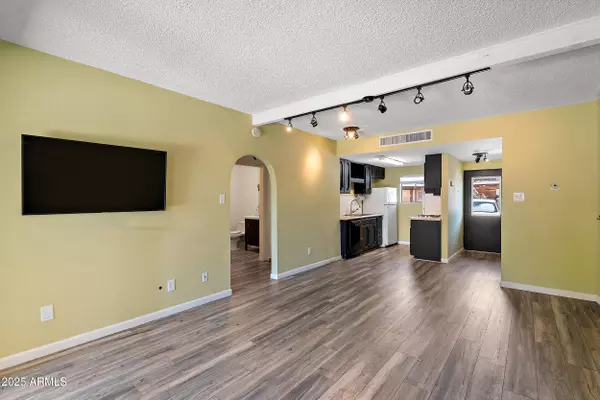 6125 E INDIAN SCHOOL Road #102, Scottsdale, AZ 85251