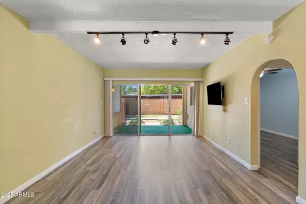 6125 E INDIAN SCHOOL Road #102, Scottsdale, AZ 85251