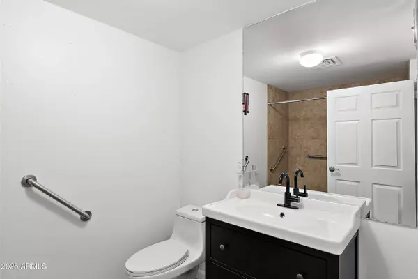 6125 E INDIAN SCHOOL Road #102, Scottsdale, AZ 85251