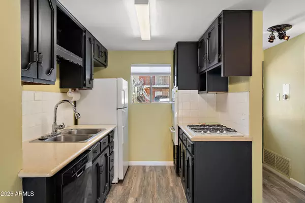 6125 E INDIAN SCHOOL Road #102, Scottsdale, AZ 85251