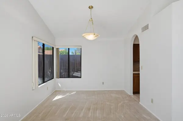 37 E GREENTREE Drive, Tempe, AZ 85284