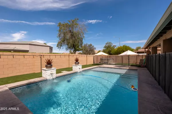 9446 W QUAIL Avenue, Peoria, AZ 85382