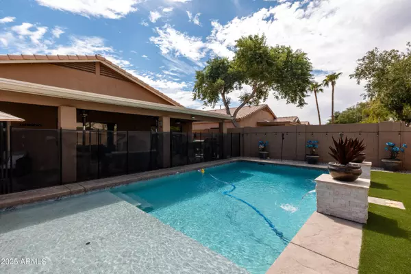 9446 W QUAIL Avenue, Peoria, AZ 85382