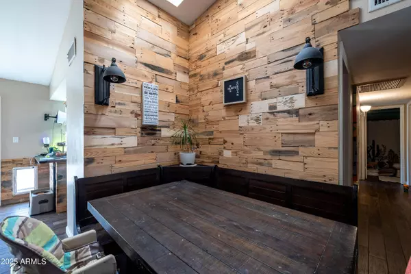 5209 W PALO VERDE Avenue, Glendale, AZ 85302