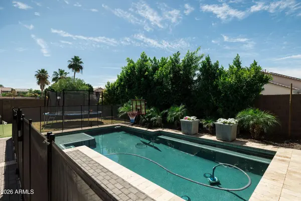 6407 W SADDLEHORN Road, Phoenix, AZ 85083