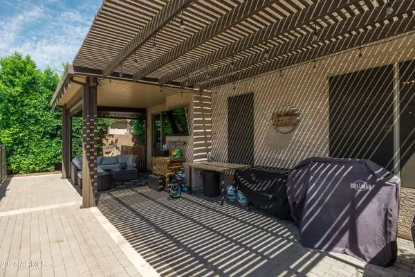 6407 W SADDLEHORN Road, Phoenix, AZ 85083