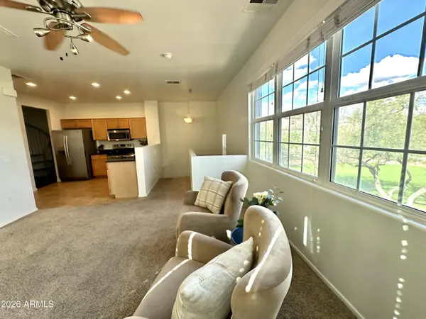 2264 E HUNTINGTON Drive, Phoenix, AZ 85040