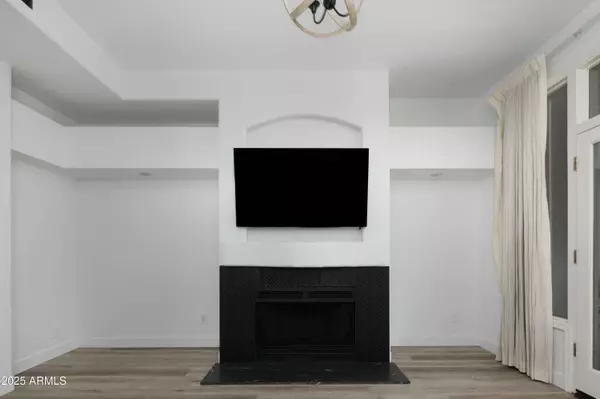 4955 E INDIAN SCHOOL Road #5, Phoenix, AZ 85018