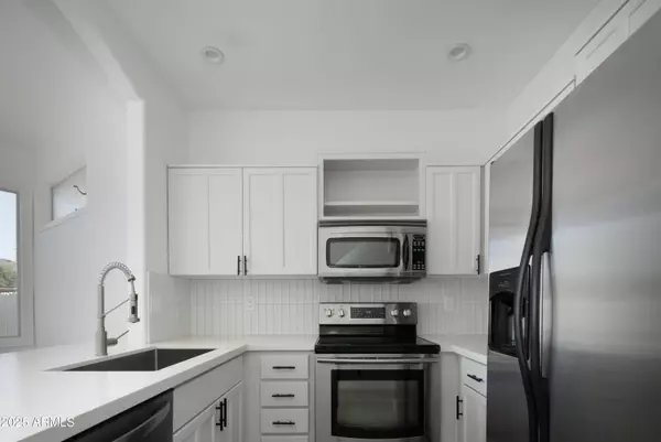 4955 E INDIAN SCHOOL Road #5, Phoenix, AZ 85018