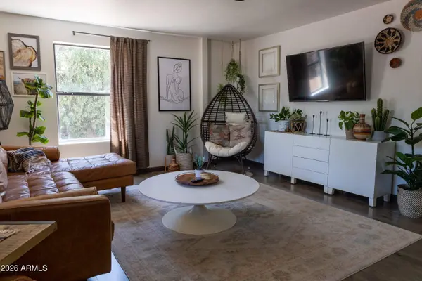 755 W COOLIDGE Street, Phoenix, AZ 85013