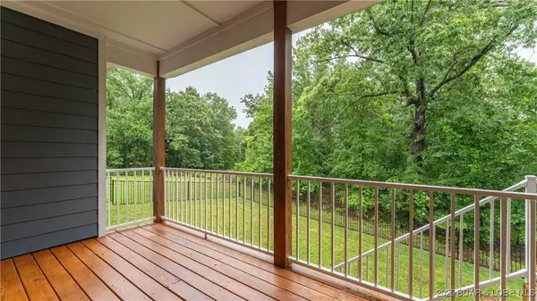 184 Porch Swing BLVD, Camdenton, MO 65020