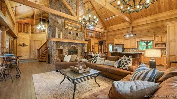 1624 Kays Point RD, Four Seasons, MO 65049