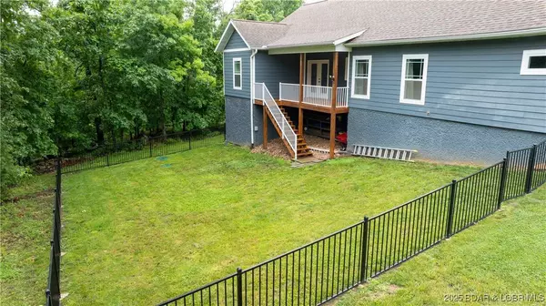 184 Porch Swing BLVD, Camdenton, MO 65020