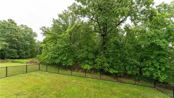 184 Porch Swing BLVD, Camdenton, MO 65020