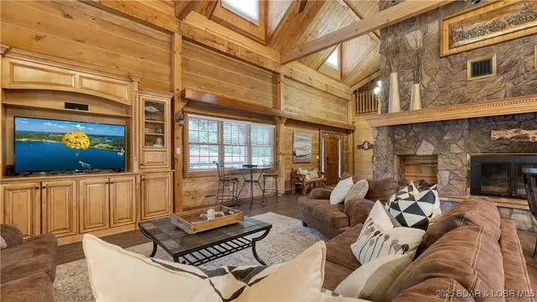 1624 Kays Point RD, Four Seasons, MO 65049