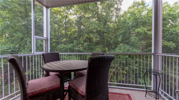 50 Arnold Palmer DR #400A, Lake Ozark, MO 65049