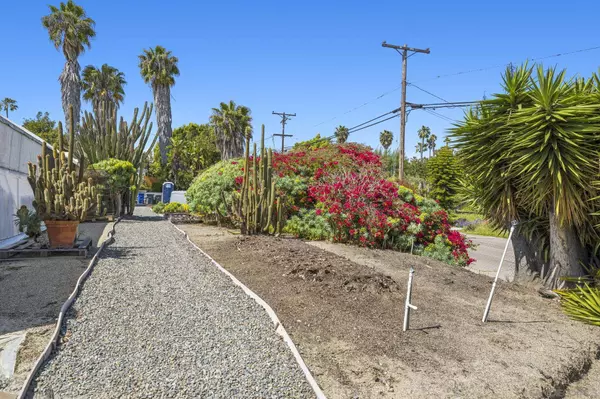 1037 Buena Vista Drive #37, Vista, CA 92081