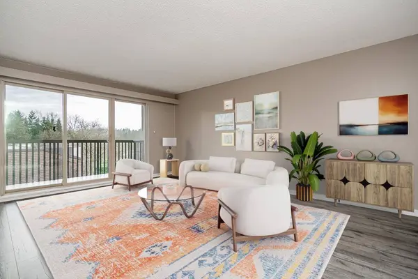 9847 Manchester DR #319, Burnaby, BC V3N 4P4