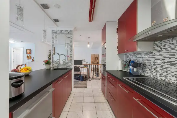 3176 Plateau BLVD #210, Coquitlam, BC V3E 3J2
