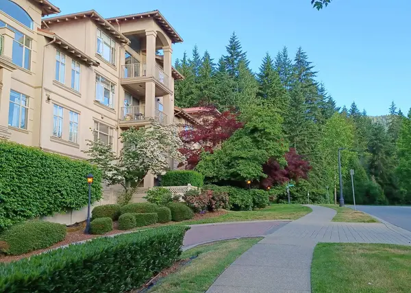 3176 Plateau BLVD #210, Coquitlam, BC V3E 3J2