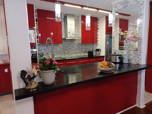 3176 Plateau BLVD #210, Coquitlam, BC V3E 3J2