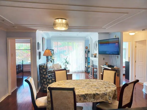 3176 Plateau BLVD #210, Coquitlam, BC V3E 3J2