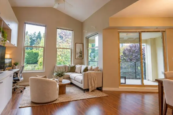 265 Ross DR #402, New Westminster, BC V3L 0C8